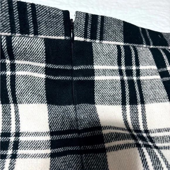 NWT - Antonio Melani Plaid Black and Cream Women's Mini Skirt - Picture 9 of 16